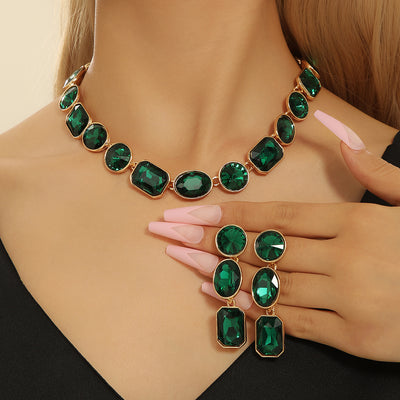 Antique Crystal Gem Necklace – Luxurious Vintage-Style Jewelry for Women